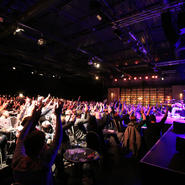 Publikumsanimation beim Konzert von Simon und Jan (Foto: Harald Kirsch)